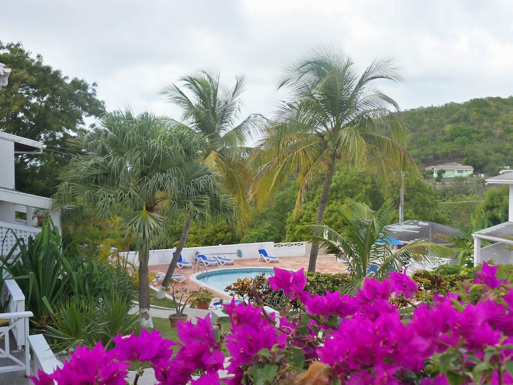 

Roma - St. John's - Dickenson Bay Cottages