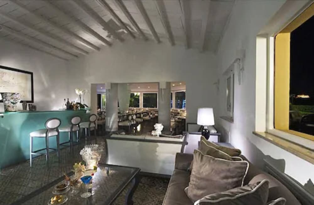 

Milano - Graniti - Villa Athena