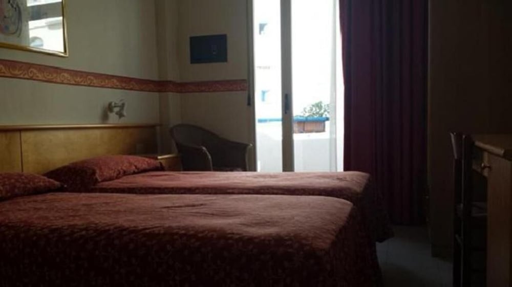 

Milano - Fiumefreddo di Sicilia - Villa Athena