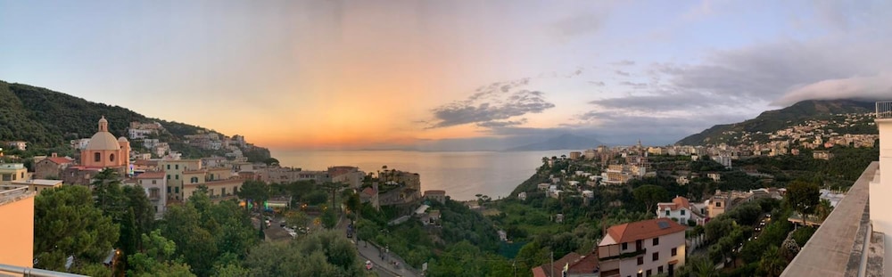

Milano - Vico Equense - Grand Hotel Moon Valley