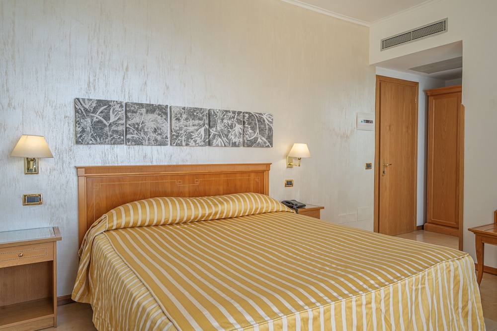 

Catania - Sant'Agnello - Grand Hotel Moon Valley