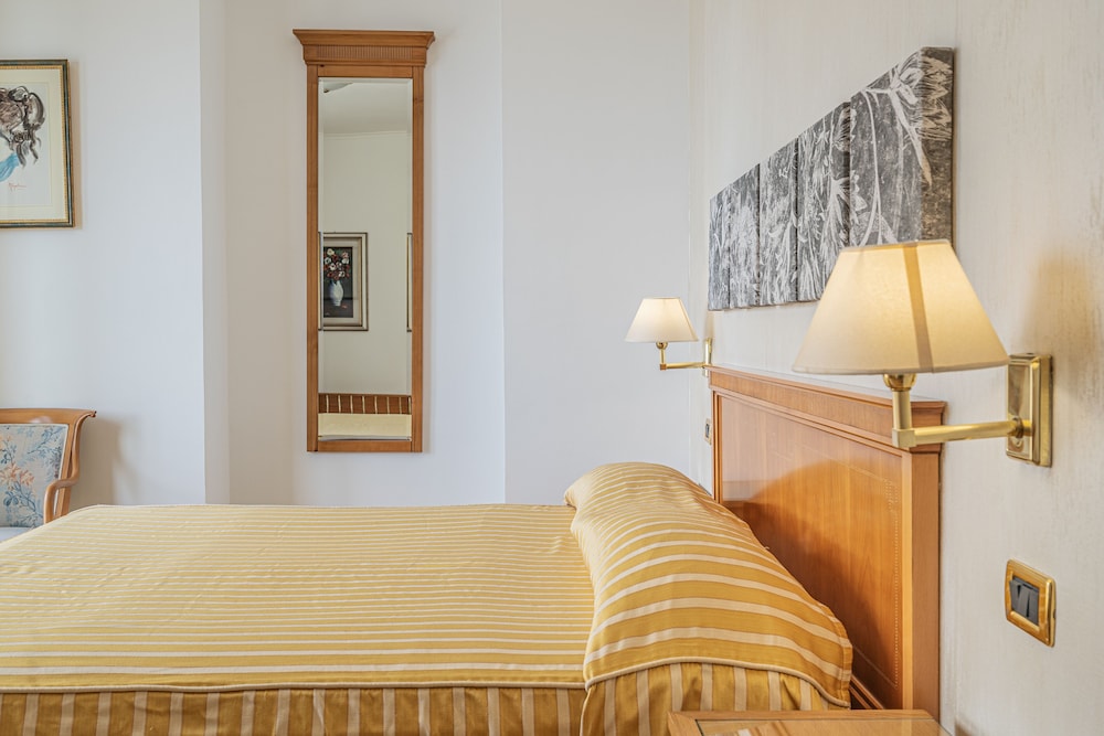 

Milano - Pimonte - Grand Hotel Moon Valley