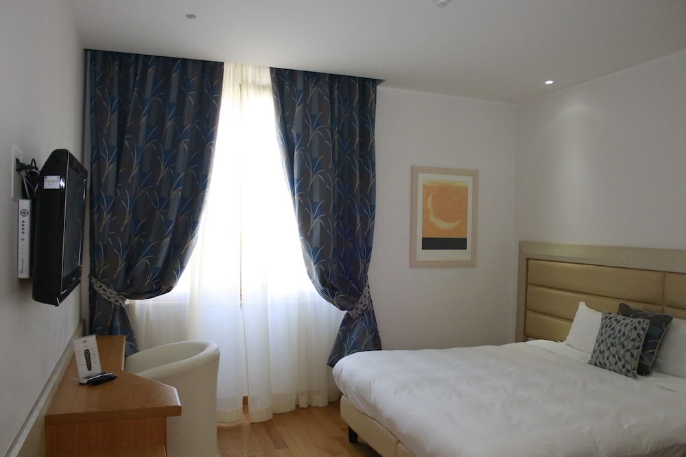 

Roma - Salento, Mare Italia - Palazzo Virgilio