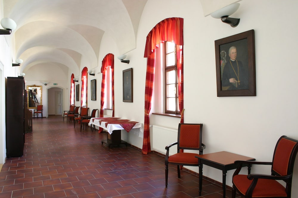 

Bari - Kněževes - Hotel Adalbert