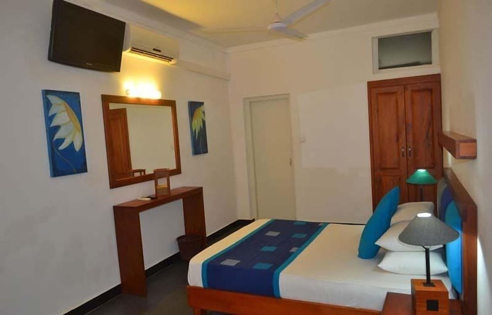 

Bologna - Negombo - Star Beach Hotel