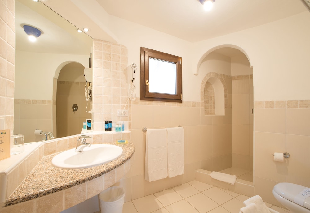 

Milano - Porto San Paolo - Hotel Ollastu