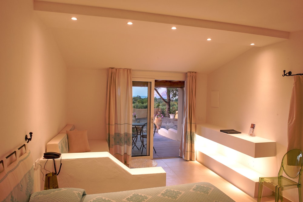 

Roma - Porto San Paolo - Hotel Ollastu