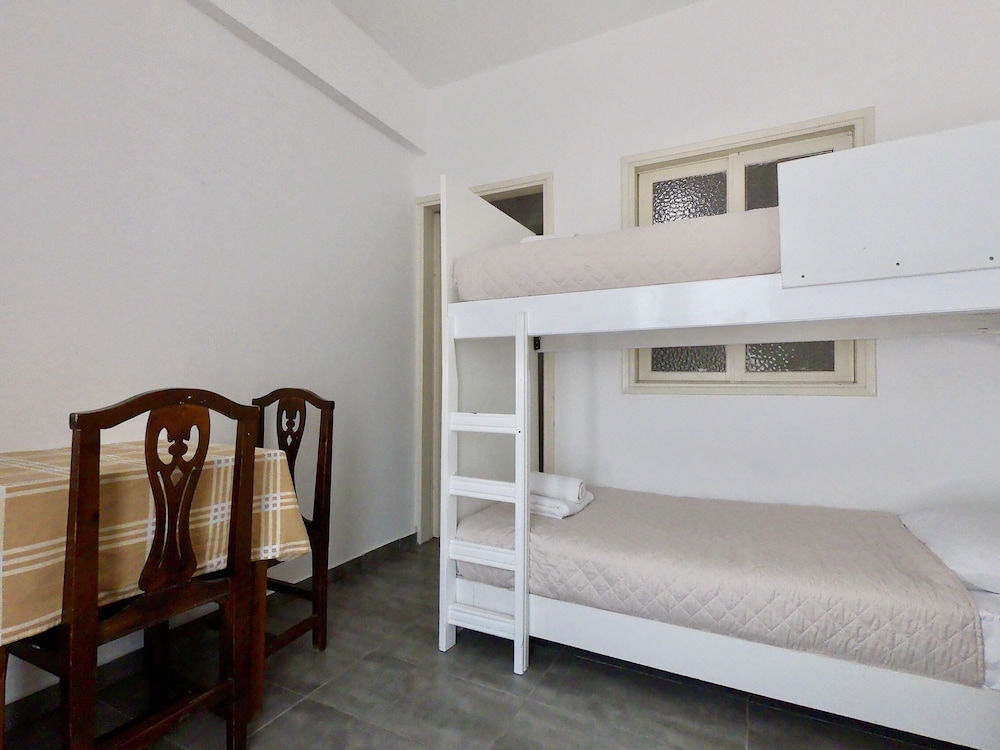 

Milano - Perivolos - Anny Studios & Rooms Perissa Beach