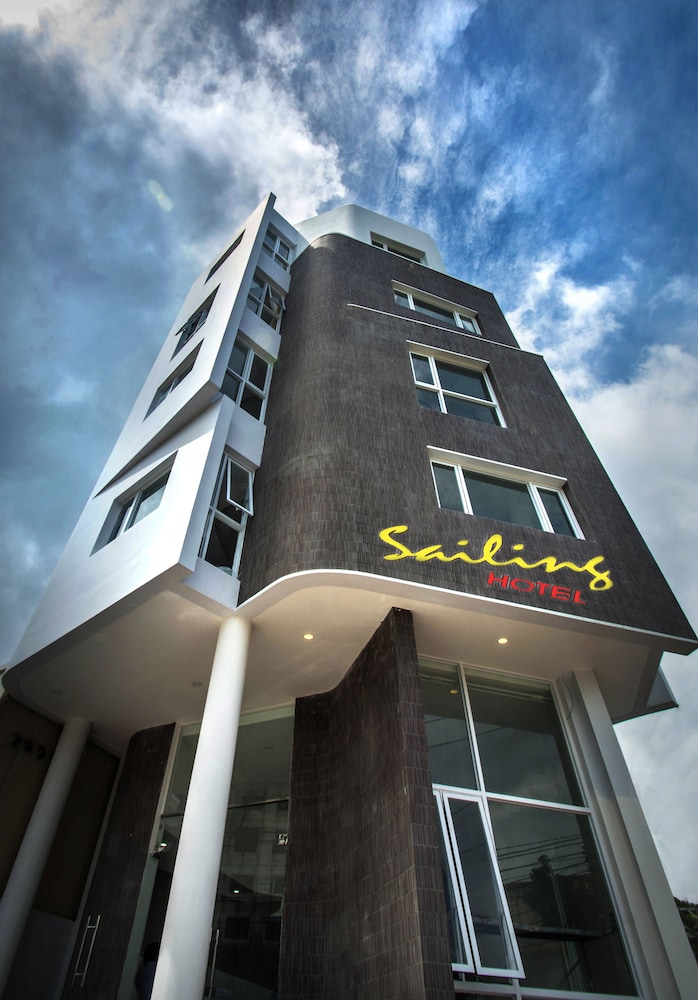 

Milano - Phu Quoc Island - Sailing Hotel