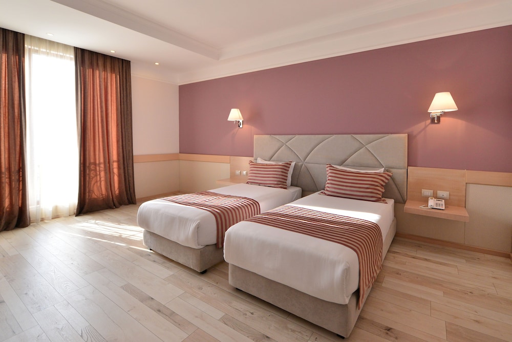 

Bari - Rinas - Te Stela Resort