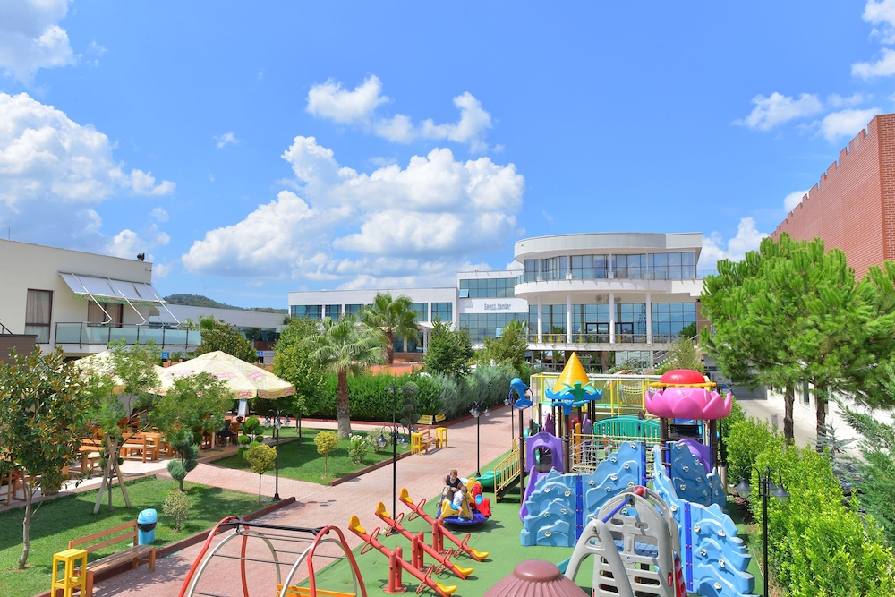 

Roma - Rinas - Te Stela Resort