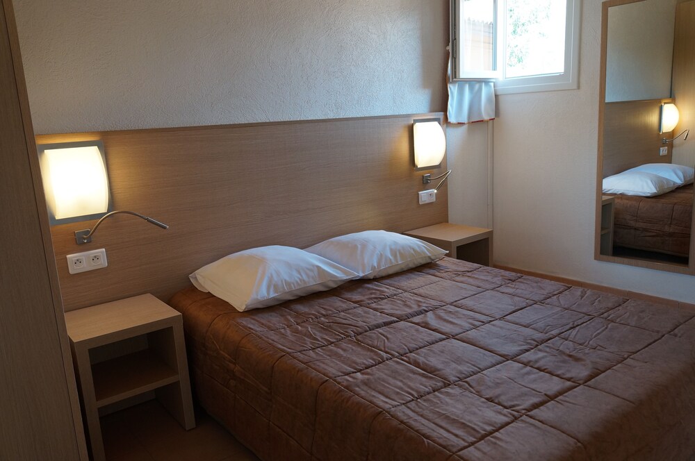 

Genova - Calvi - Camping Les Castors