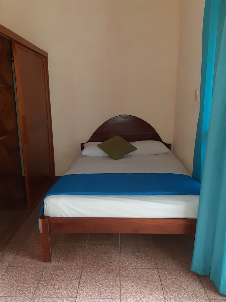 

Bari - Sámara - Hotel Samara Beach