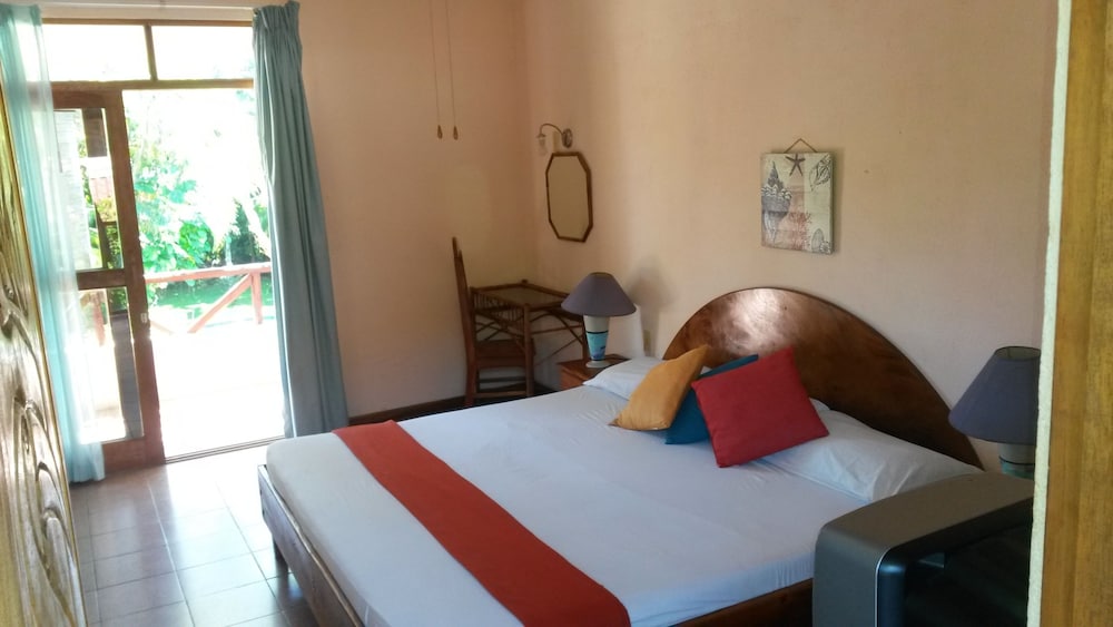 

Bologna - Sámara - Hotel Samara Beach