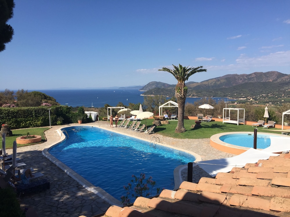 

Roma - Rio dellʼElba - Resort Le Picchiaie