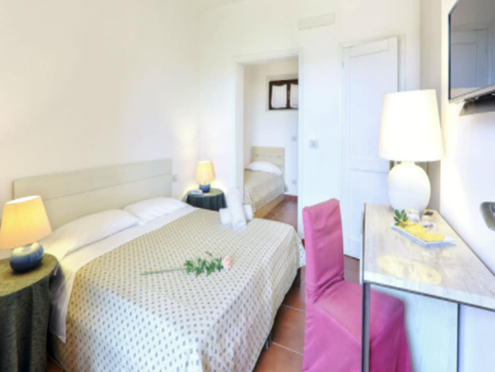 

Milano - Procchio - Resort Le Picchiaie