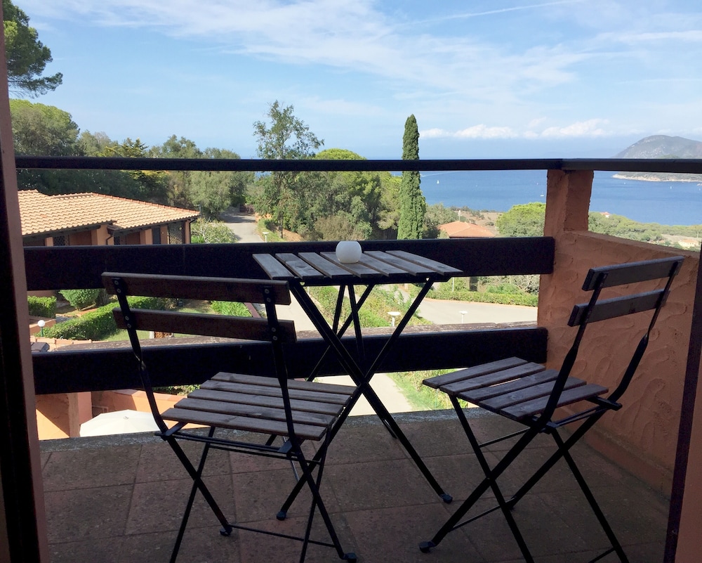 

Milano - Marina di Campo - Resort Le Picchiaie