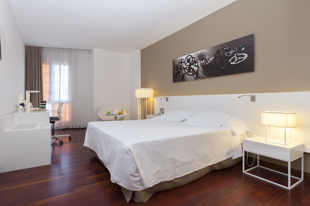

Milano - Costa Barcelona, Spagna - URH Ciutat de Mataró