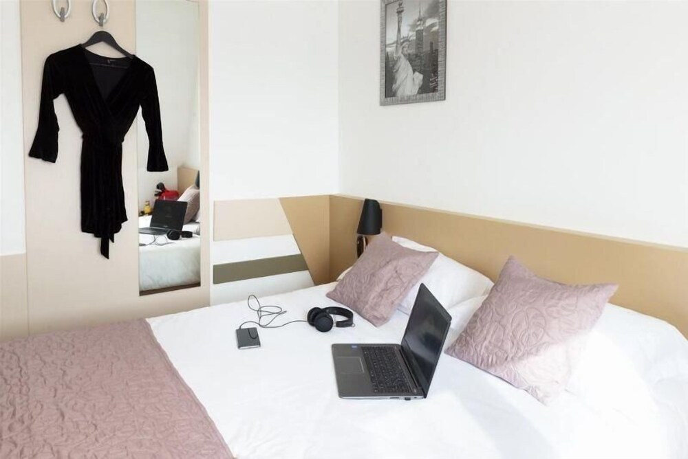 

Milano - Gagny - Hôtel Le Saint Germain