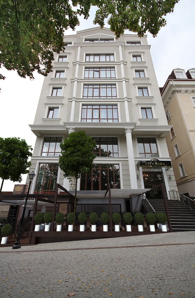 

Bologna - Chişinău - City Park Hotel