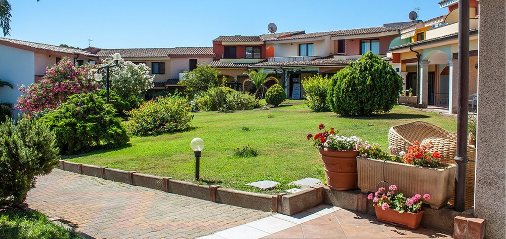 

Napoli - Budoni - Residence Oasi Anfiteatro