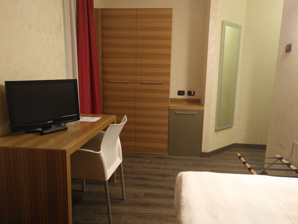 

Napoli - Varese - Bis Hotel Varese