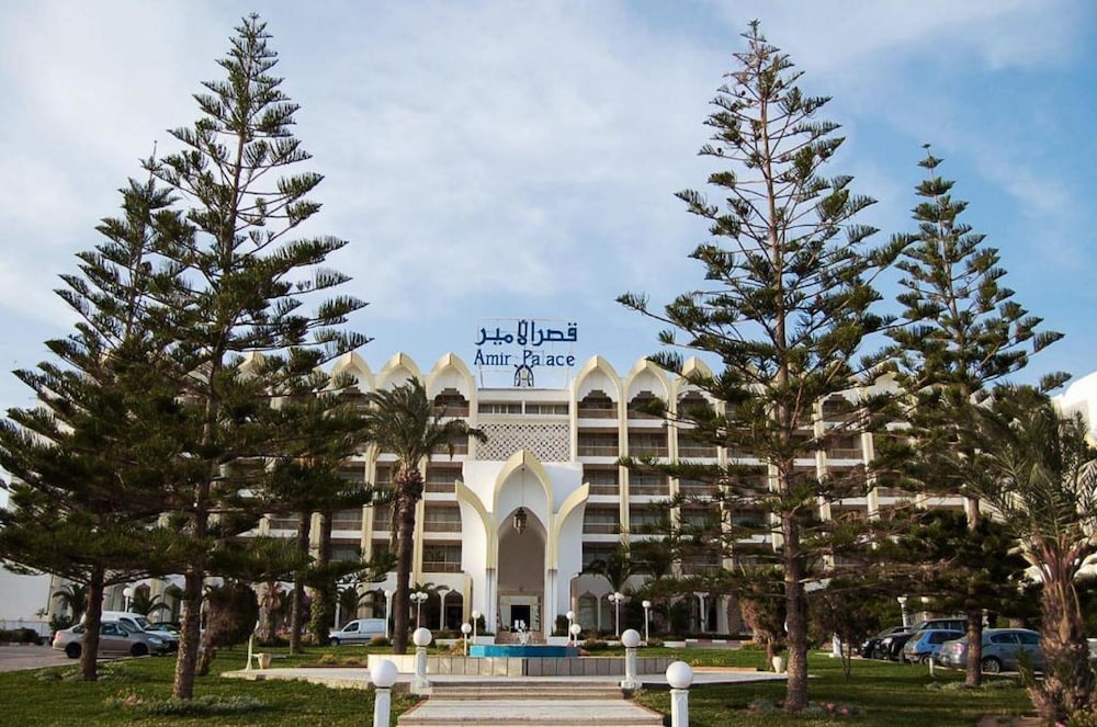 

Bari - Monastir - Amir Palace