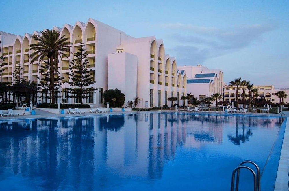 

Catania - Monastir - Amir Palace
