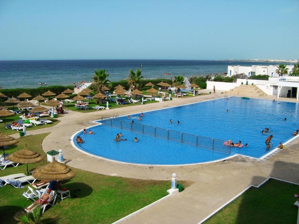 

Milano - Monastir - Amir Palace