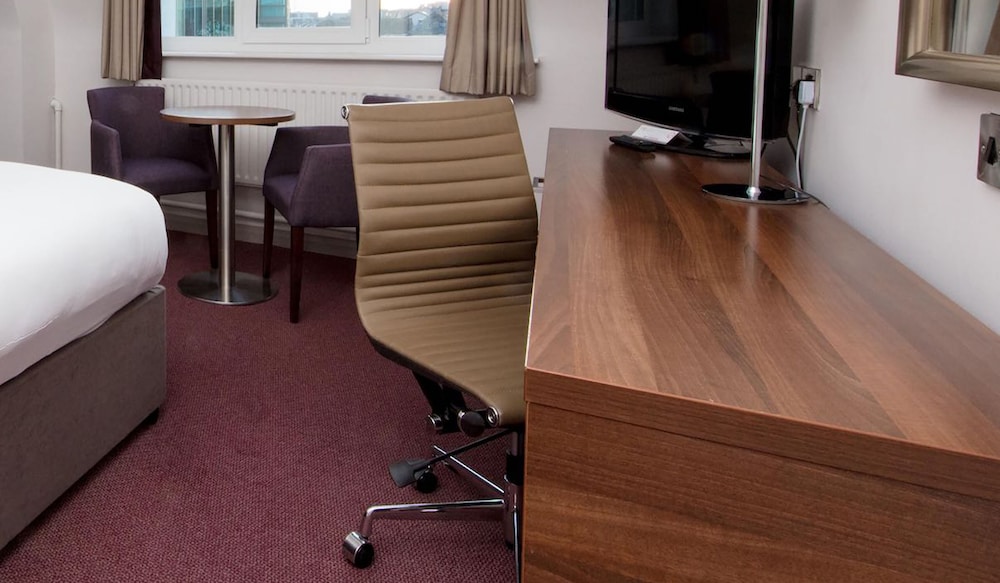 

Milano - Cork - Leonardo Hotel Cork