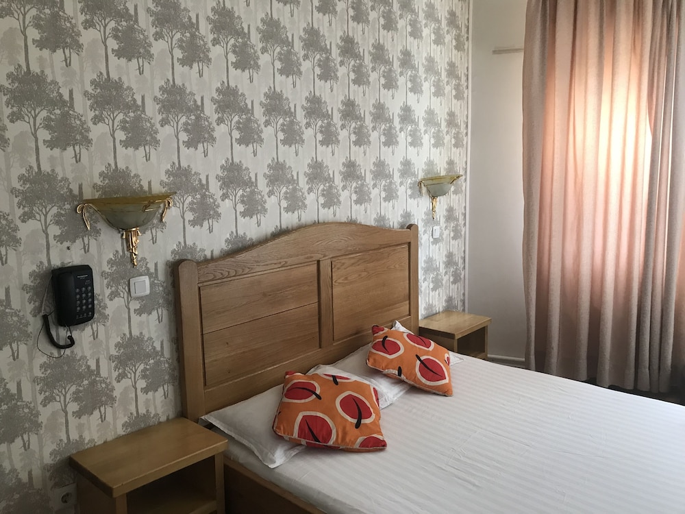 

Catania - Popeşti-Leordeni - Hotel Funnytime