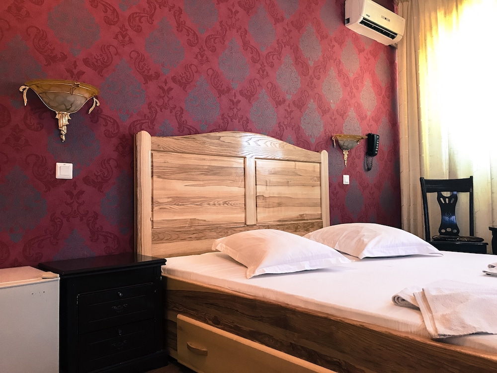 

Bari - Popeşti-Leordeni - Hotel Funnytime