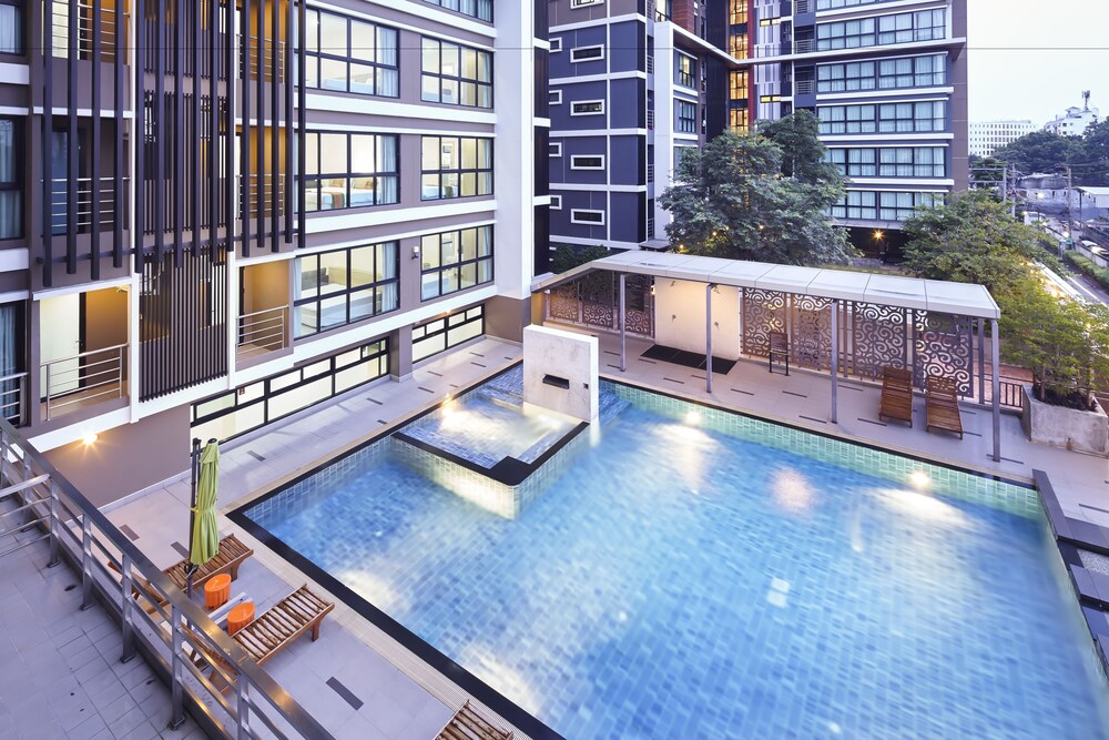 

Roma - Bangkok - The Plimplace Hotel