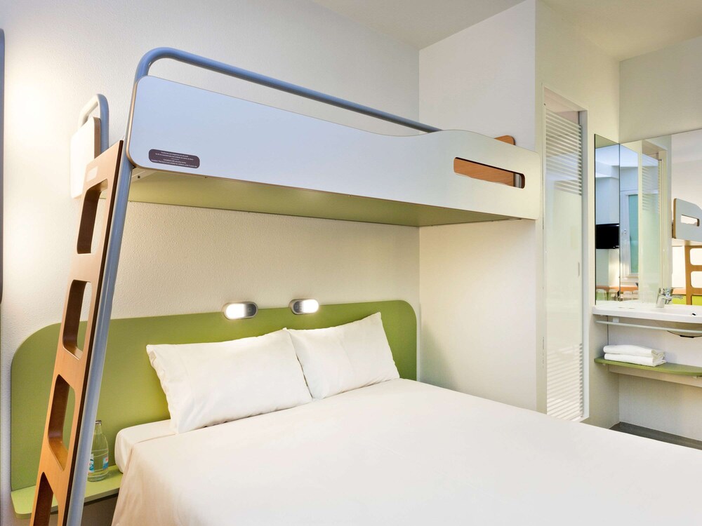 

Bologna - Versailles - ibis budget Velizy