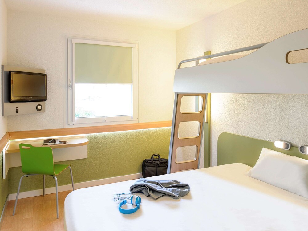 

Roma - Versailles - ibis budget Velizy