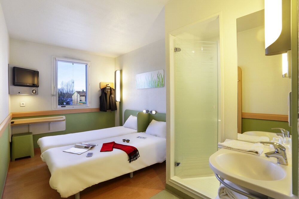 

Milano - Versailles - ibis budget Velizy
