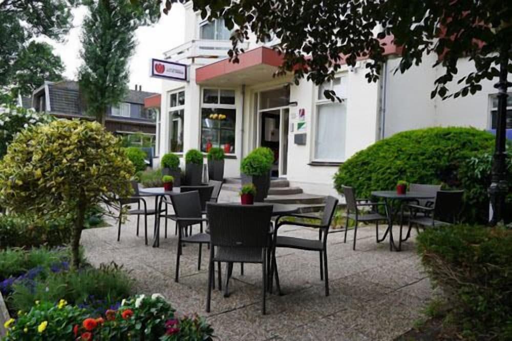 

Napoli - Aalsmeer - Alp de Veenen Hotel