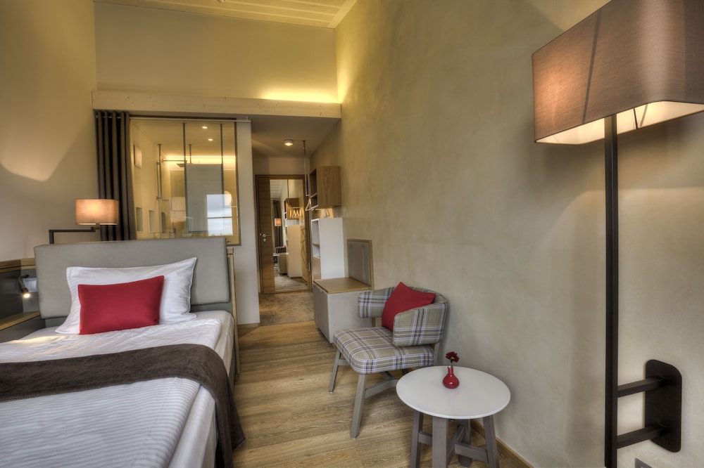 

Bologna - Kirchheim bei München - Hotel zur Post