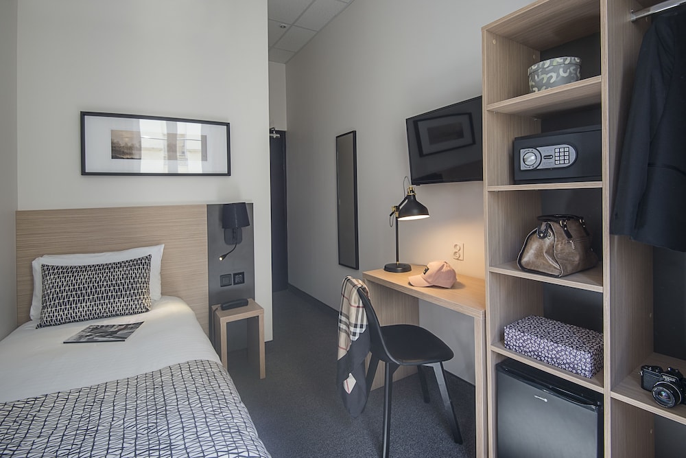 

Roma - Saint-Laurent-du-Var - Hotel Saint Gothard