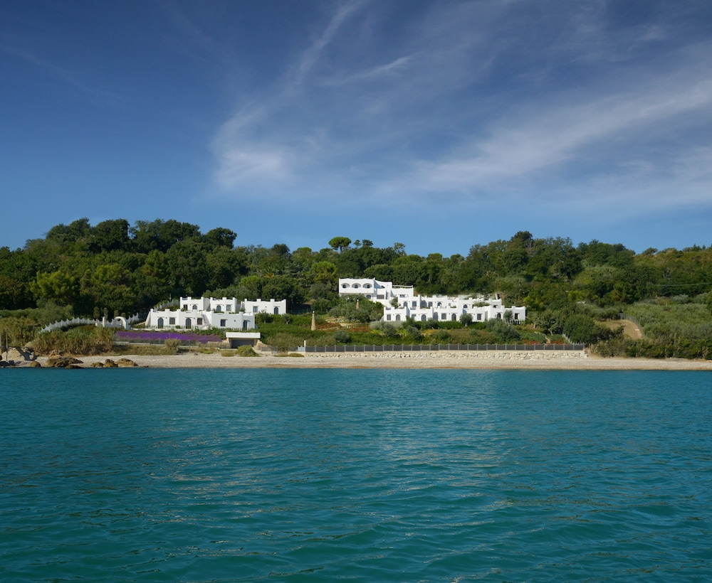 

Milano - Costa Abruzzo, Mare Italia - Baia Delphis Resort