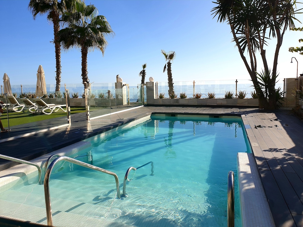 

Milano - Torre del Mar - Hotel Santa Rosa