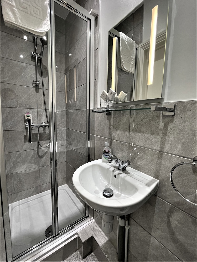 

Roma - Crystal Palace - The Gateway Hotel