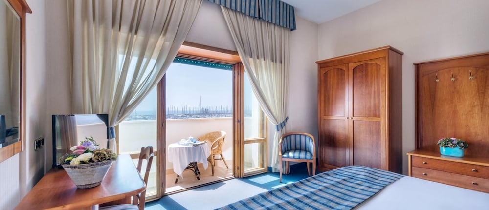 

Milano - Nettuno - Astura Palace Hotel
