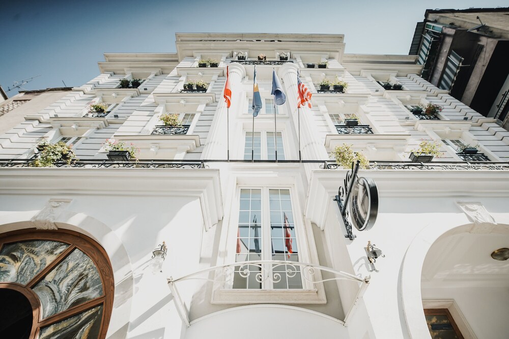 

Pescara - Tirana - Lot Boutique Hotel