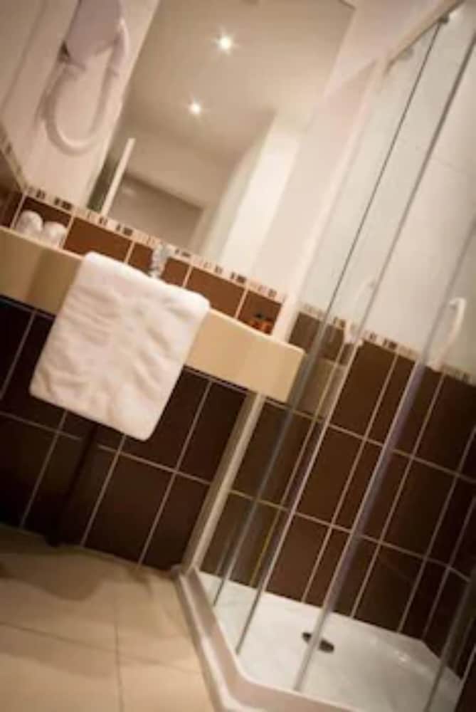 

Roma - Éze - Esatitude Hotel