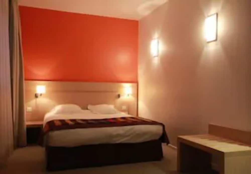 

Lamezia Terme - Villefranche-sur-Mer - Esatitude Hotel
