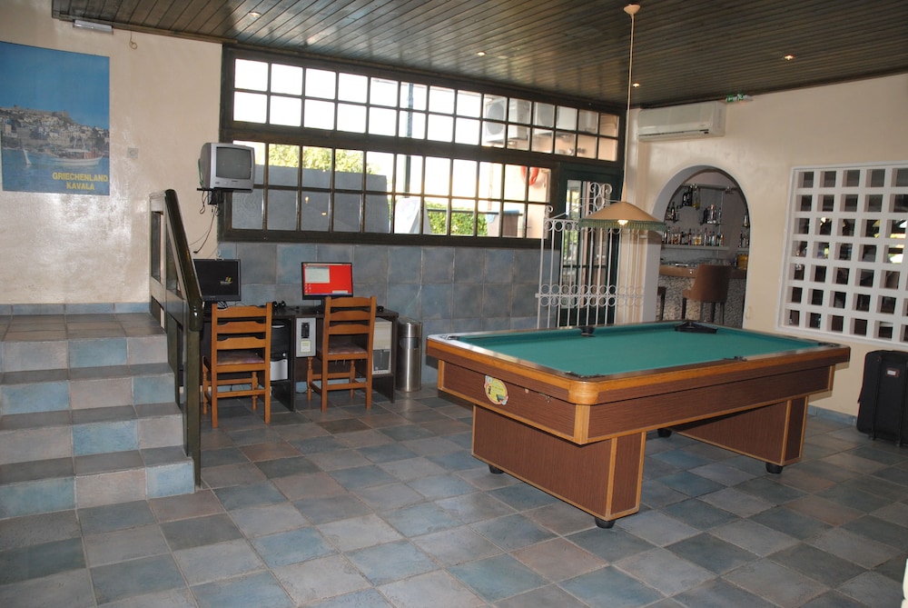 

Bologna - Moraḯtika - SeaBird Hotel