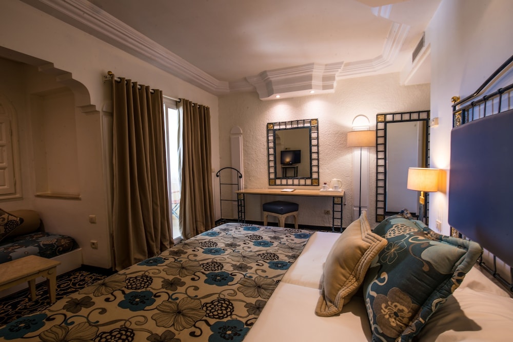 

Bari - Gammarth - Carthage Thalasso