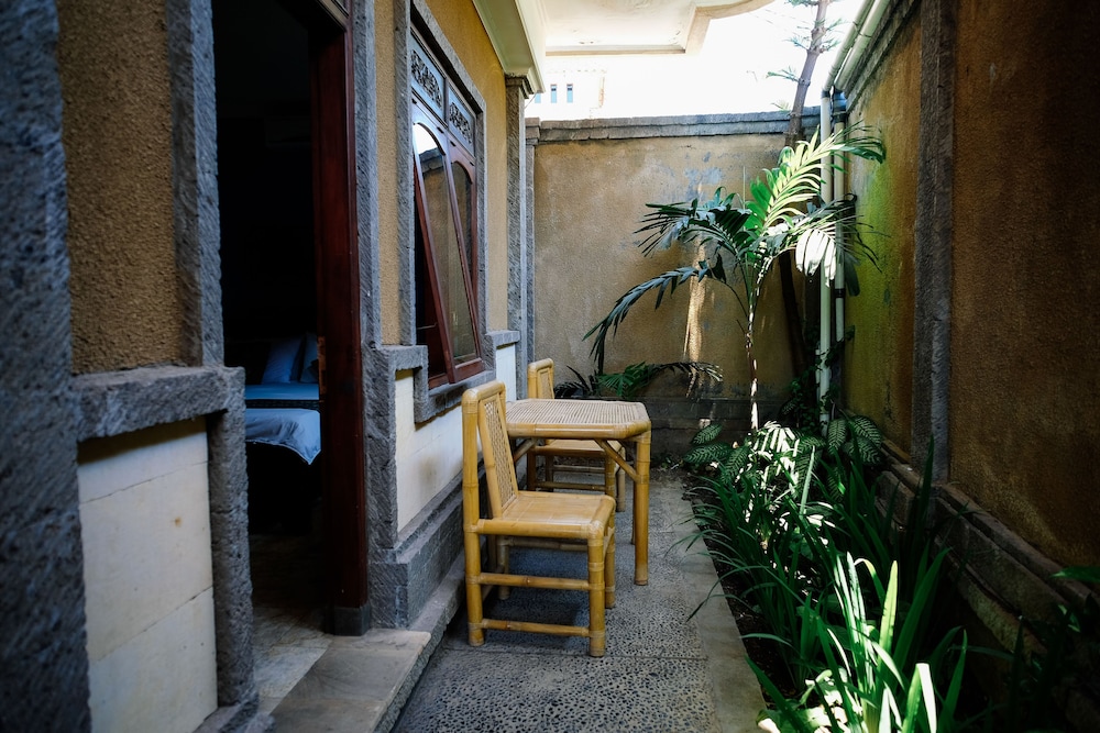 

Milano - Nusa Dua - Bali - Ellies Hotel