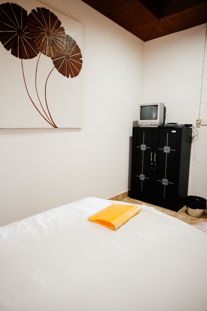 

Roma - Nusa Dua - Bali - Ellies Hotel